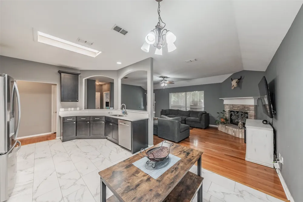 137 Roberts Drive Saginaw, TX 76179