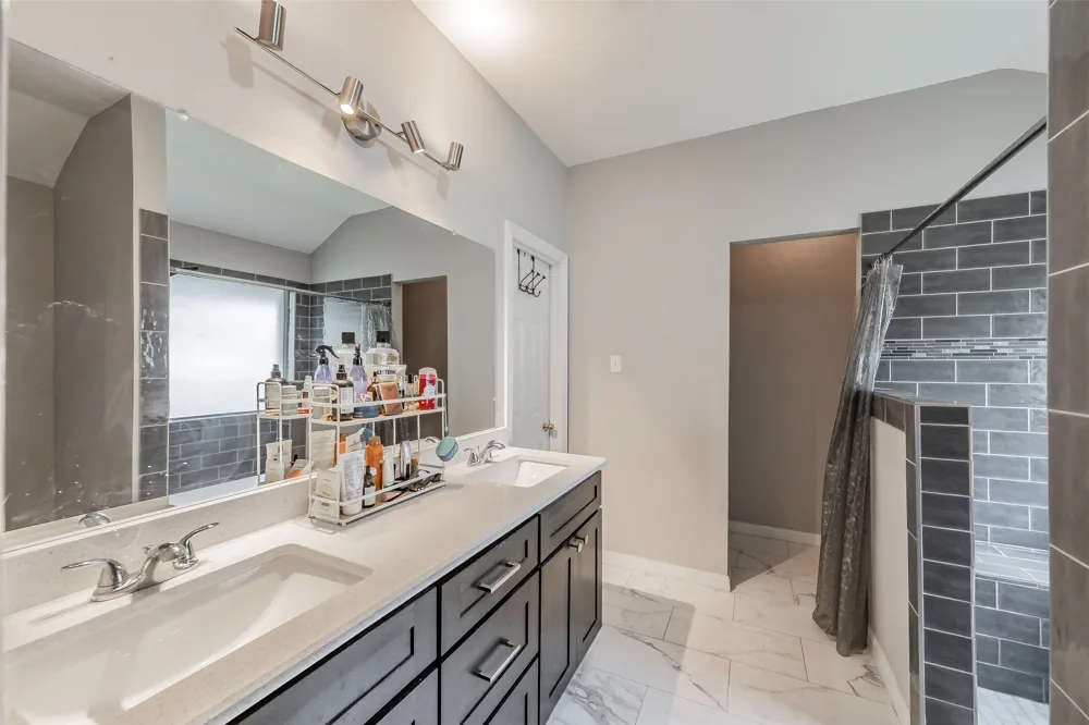 137 Roberts Drive Saginaw, TX 76179