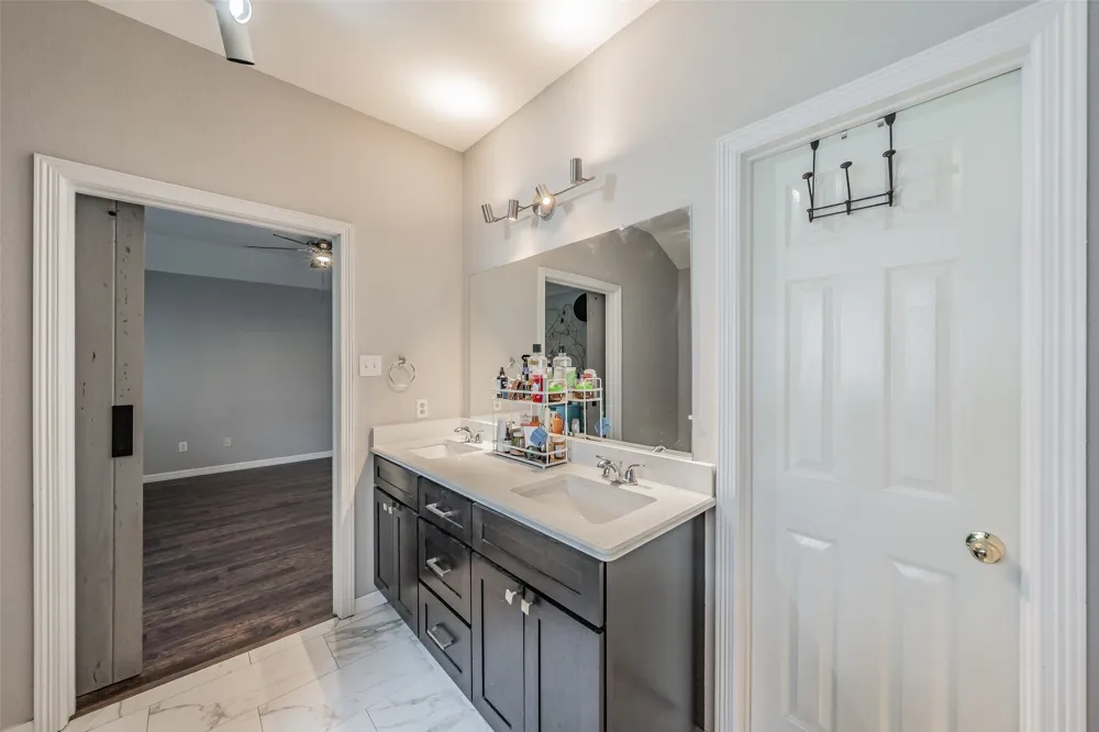 137 Roberts Drive Saginaw, TX 76179