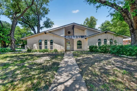 1901 Knoxville Drive