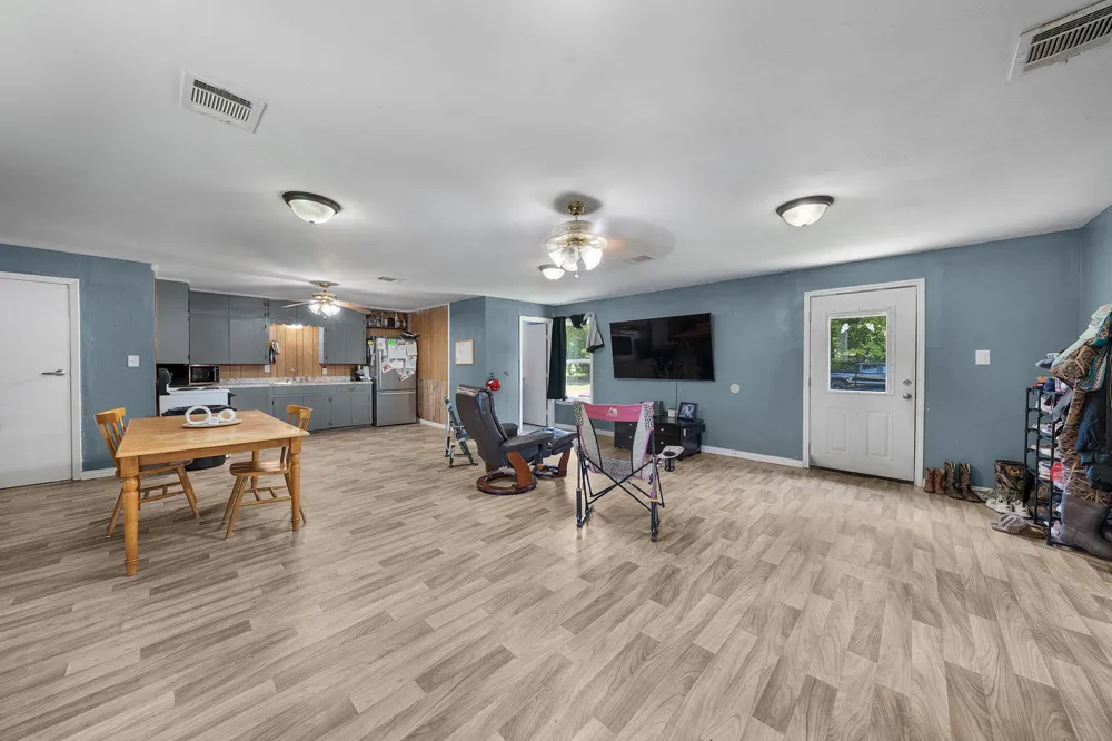 195 Wood Street Emory, TX 75440