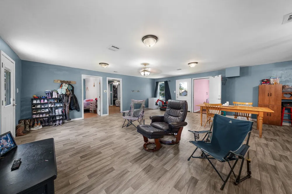 195 Wood Street Emory, TX 75440