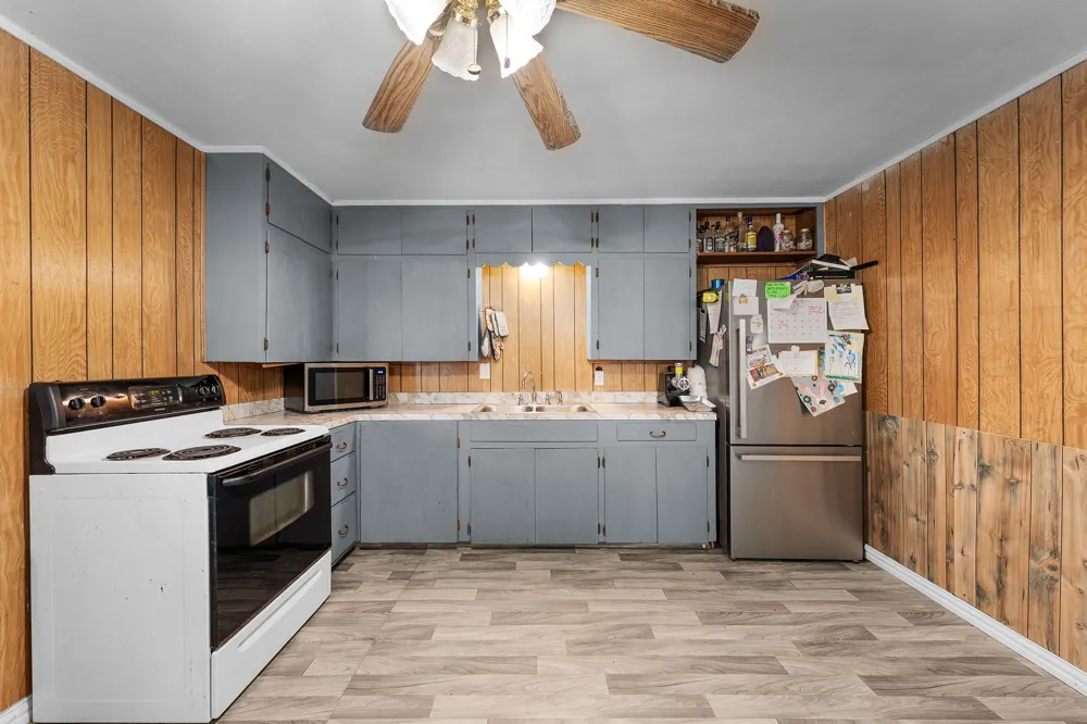 195 Wood Street Emory, TX 75440
