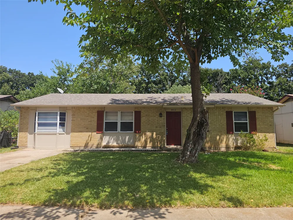 4412 Central Lane Balch Springs, TX 75180