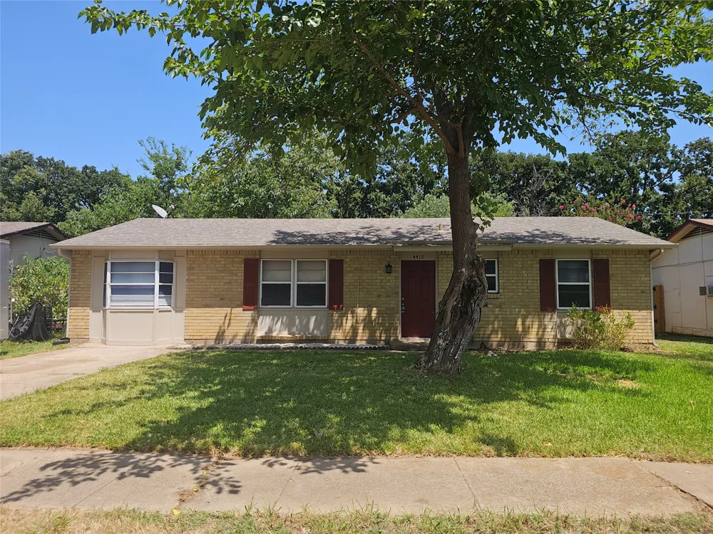 4412 Central Lane Balch Springs, TX 75180