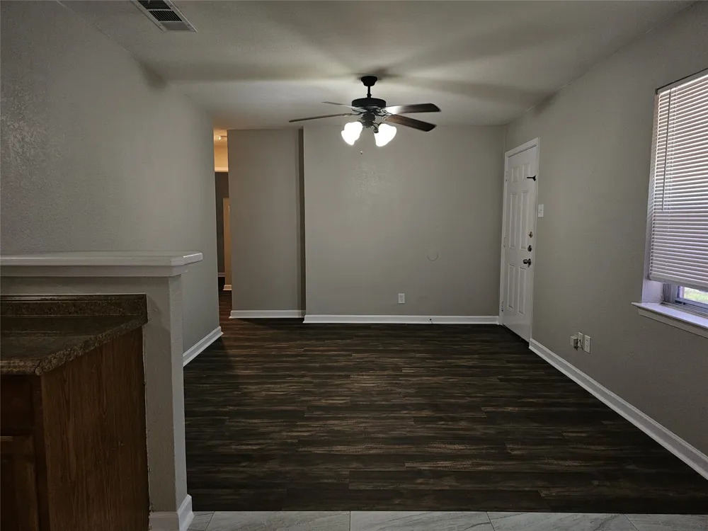 4412 Central Lane Balch Springs, TX 75180