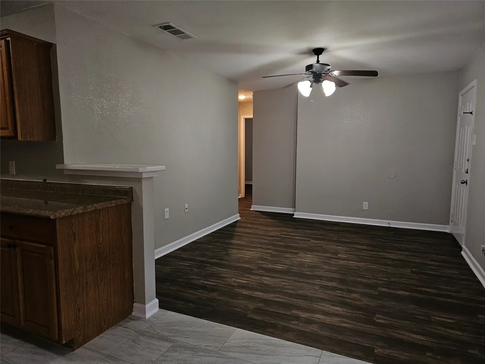 4412 Central Lane Balch Springs, TX 75180
