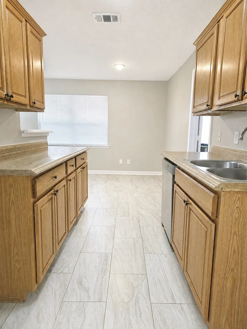 4412 Central Lane Balch Springs, TX 75180