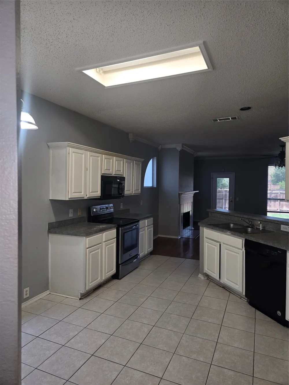 1100 Raleigh Drive Lewisville, TX 75077