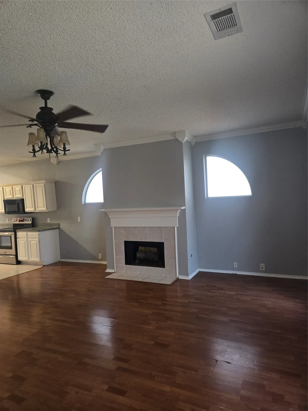 1100 Raleigh Drive Lewisville, TX 75077