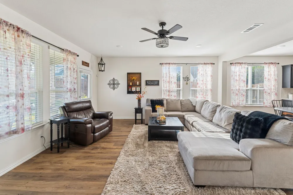 772 Brookside Drive Springtown, TX 76082