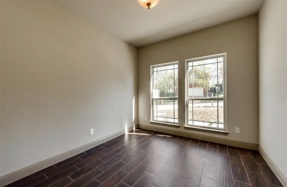 5967 Wisdom Creek Dallas, TX 75249