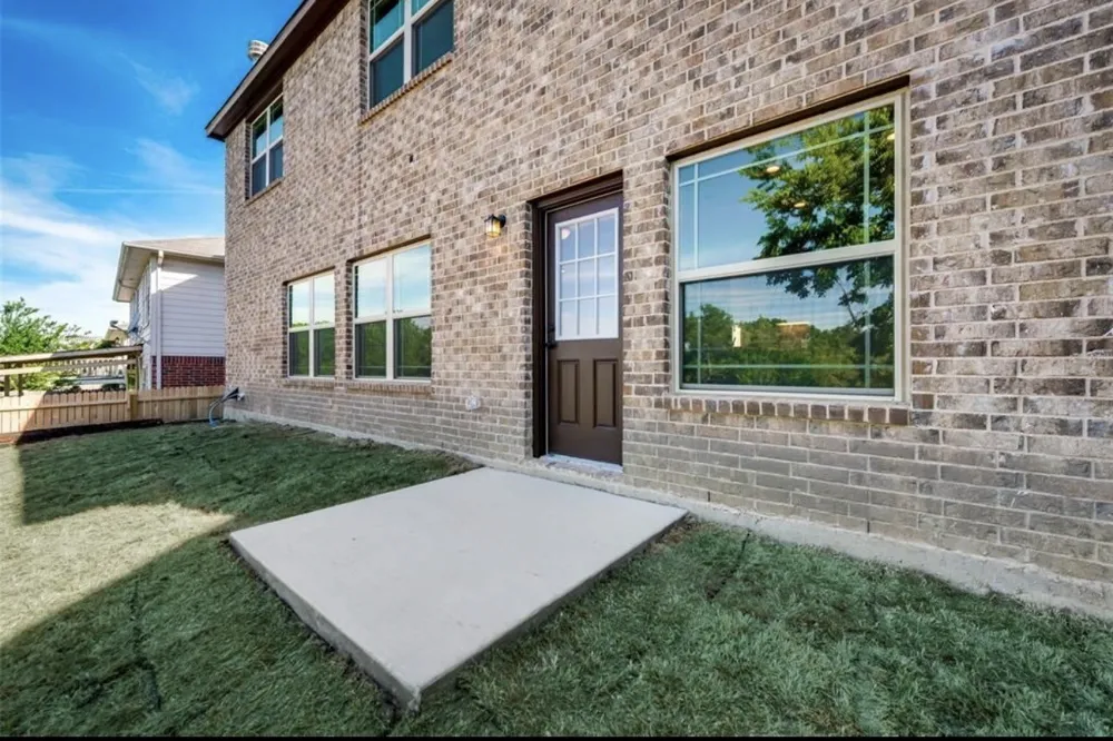 5967 Wisdom Creek Dallas, TX 75249