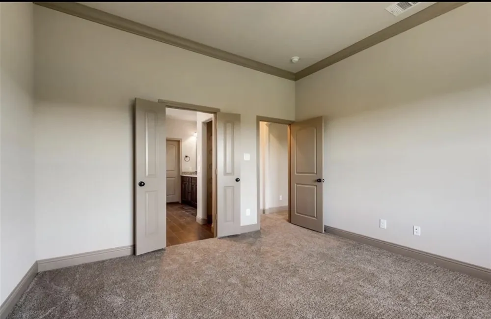 5967 Wisdom Creek Dallas, TX 75249