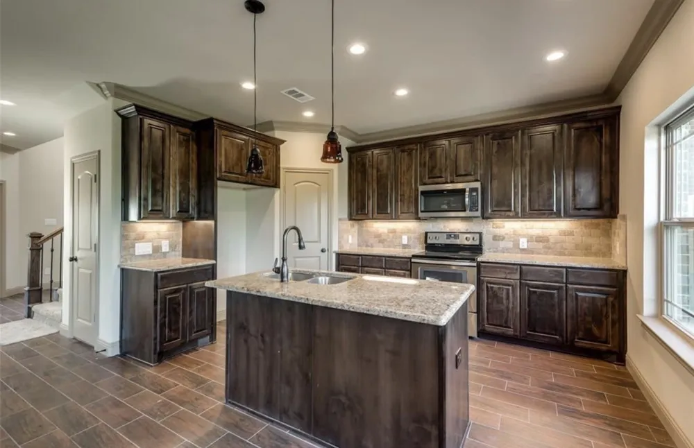 5967 Wisdom Creek Dallas, TX 75249