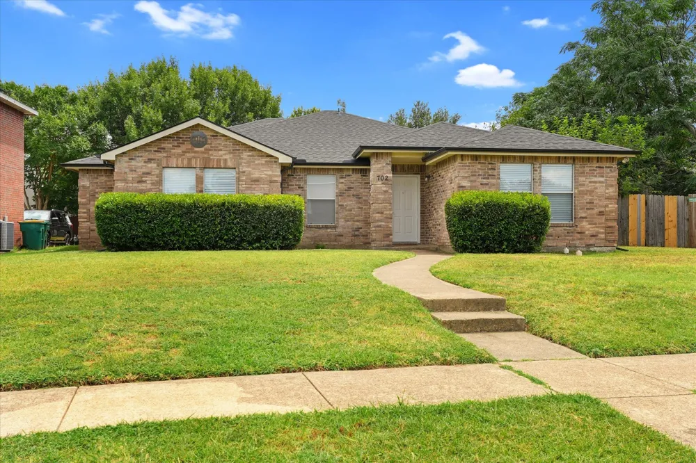 702 Lowe Drive Cedar Hill, TX 75104