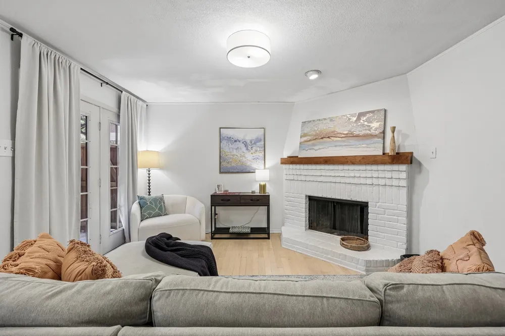 5200 Martel Avenue #24B Dallas, TX 75206