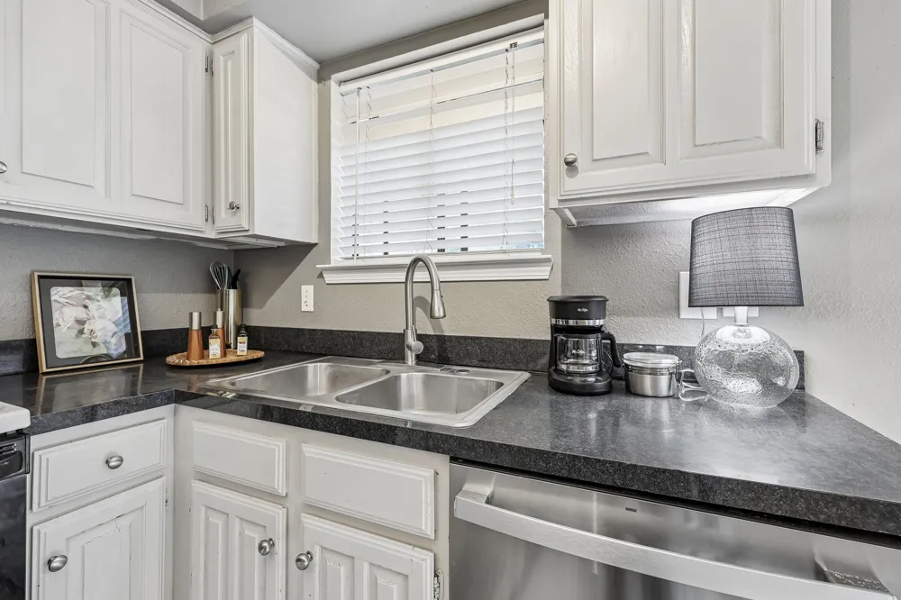 5200 Martel Avenue #24B Dallas, TX 75206