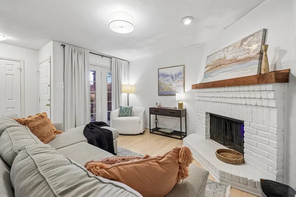 5200 Martel Avenue #24B Dallas, TX 75206
