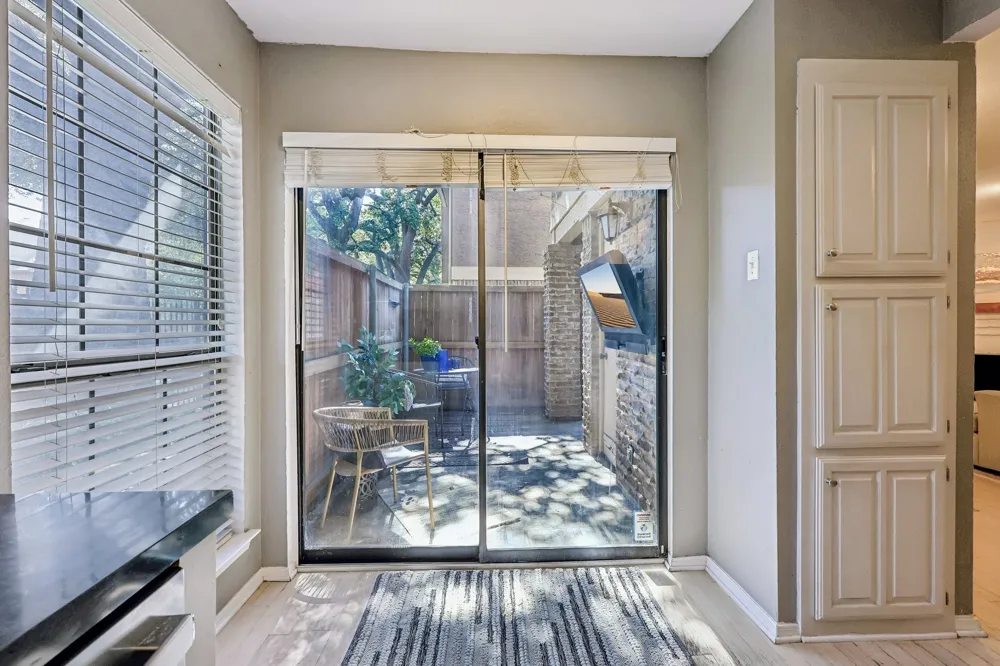 5200 Martel Avenue #24B Dallas, TX 75206