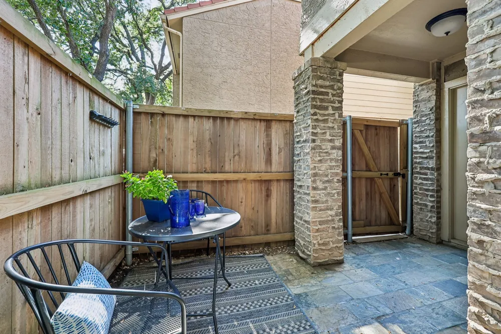 5200 Martel Avenue #24B Dallas, TX 75206