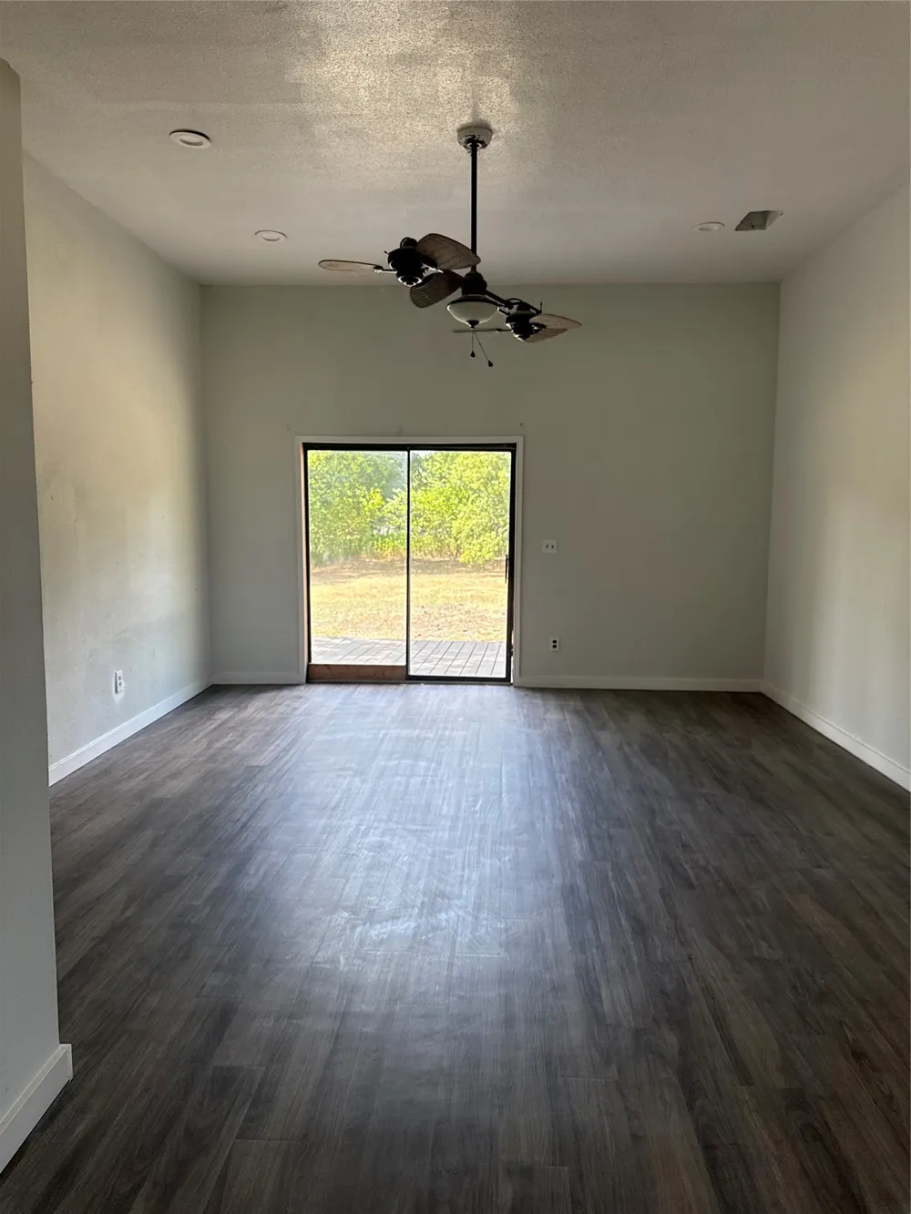 904 E Calhoun Street Rice, TX 75155