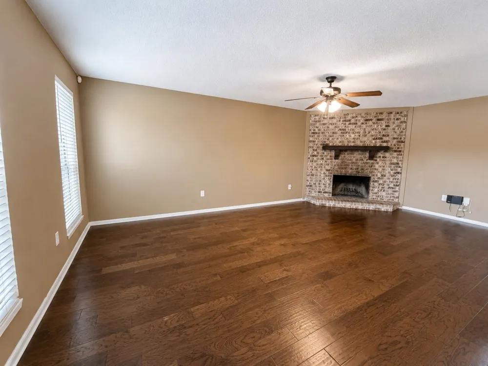 1828 Angelina Drive Garland, TX 75040