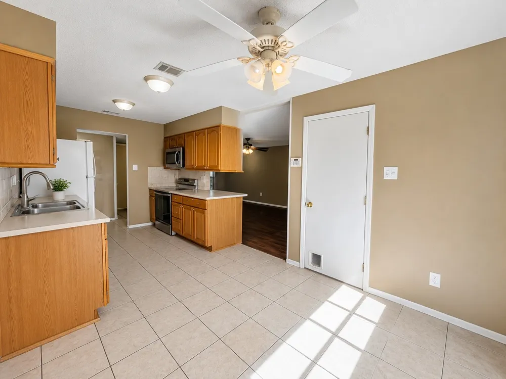 1828 Angelina Drive Garland, TX 75040