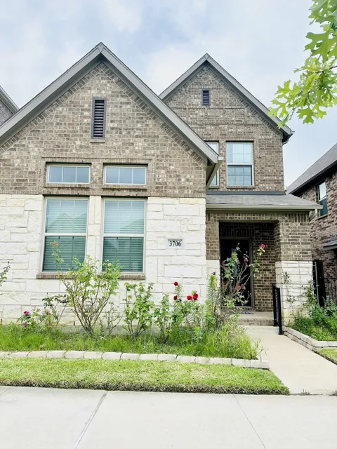 3706 Glenn Mews