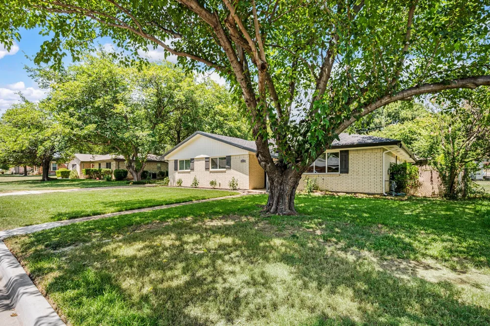 6517 Jameson Street Richland Hills, TX 76118
