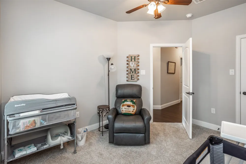 110 E Iriquois Drive Lake Kiowa, TX 76240