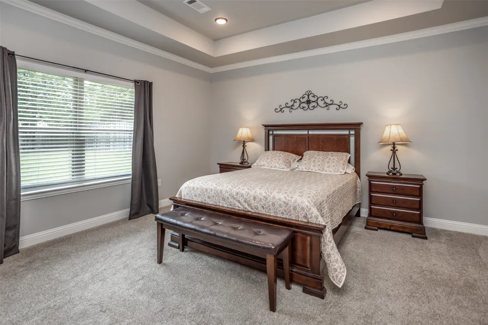 110 E Iriquois Drive Lake Kiowa, TX 76240