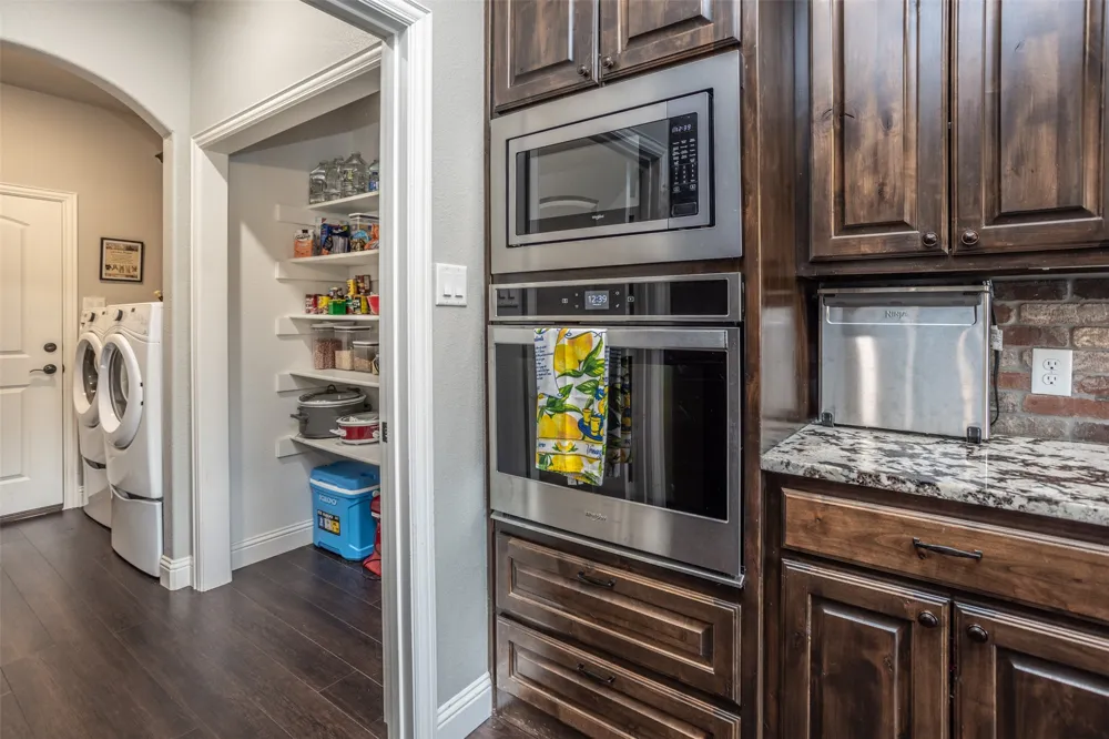 110 E Iriquois Drive Lake Kiowa, TX 76240