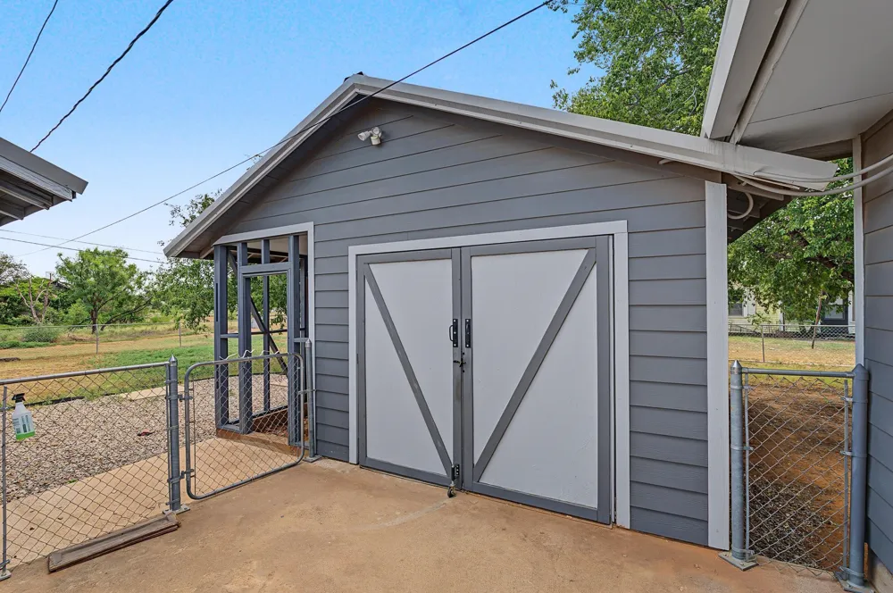 611 Richard Avenue Rotan, TX 79546