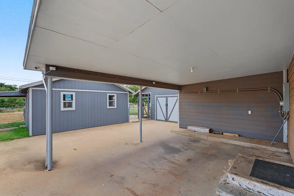 611 Richard Avenue Rotan, TX 79546