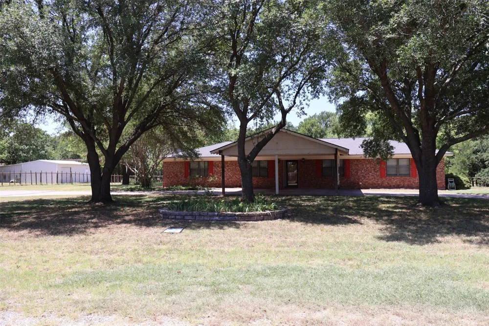 4315 Waples Road Granbury, TX 76049
