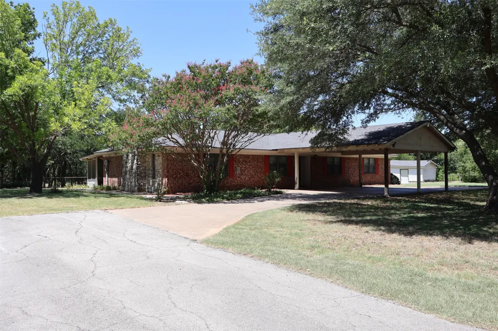 4315 Waples Road Granbury, TX 76049