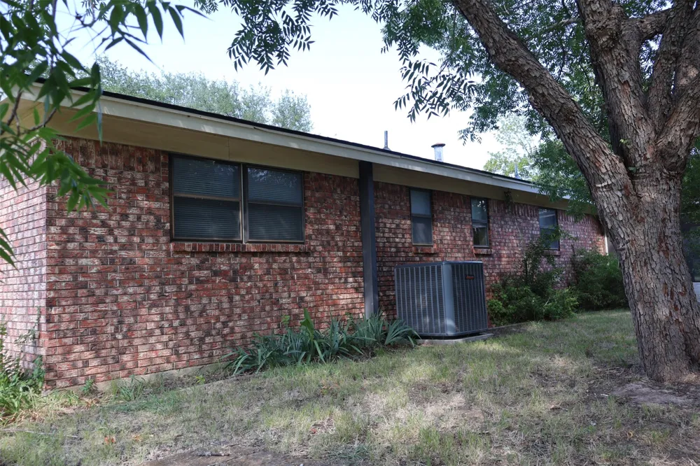 4315 Waples Road Granbury, TX 76049