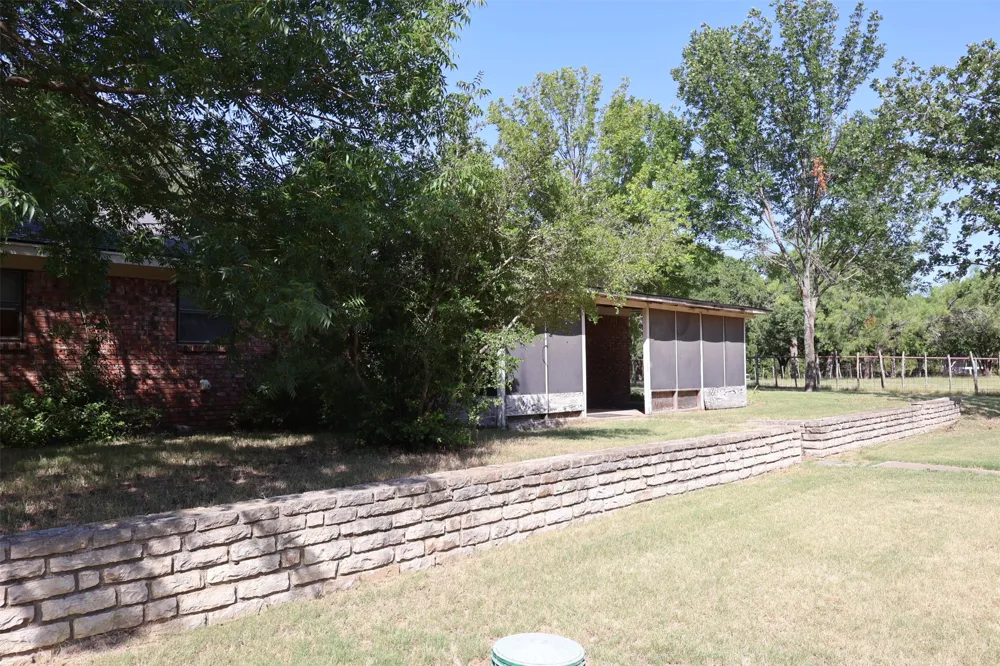 4315 Waples Road Granbury, TX 76049