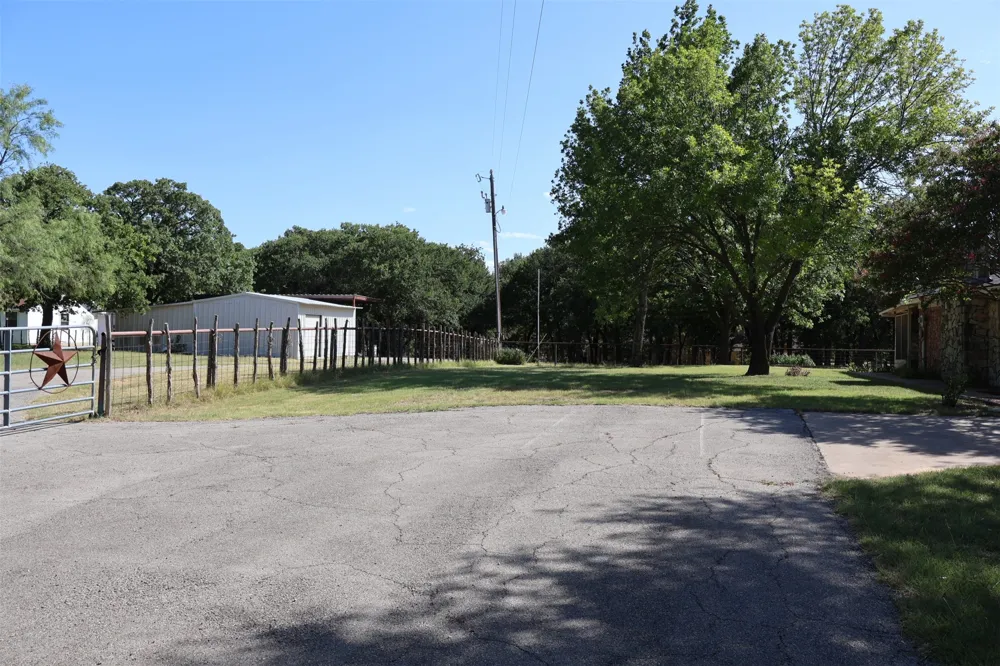 4315 Waples Road Granbury, TX 76049