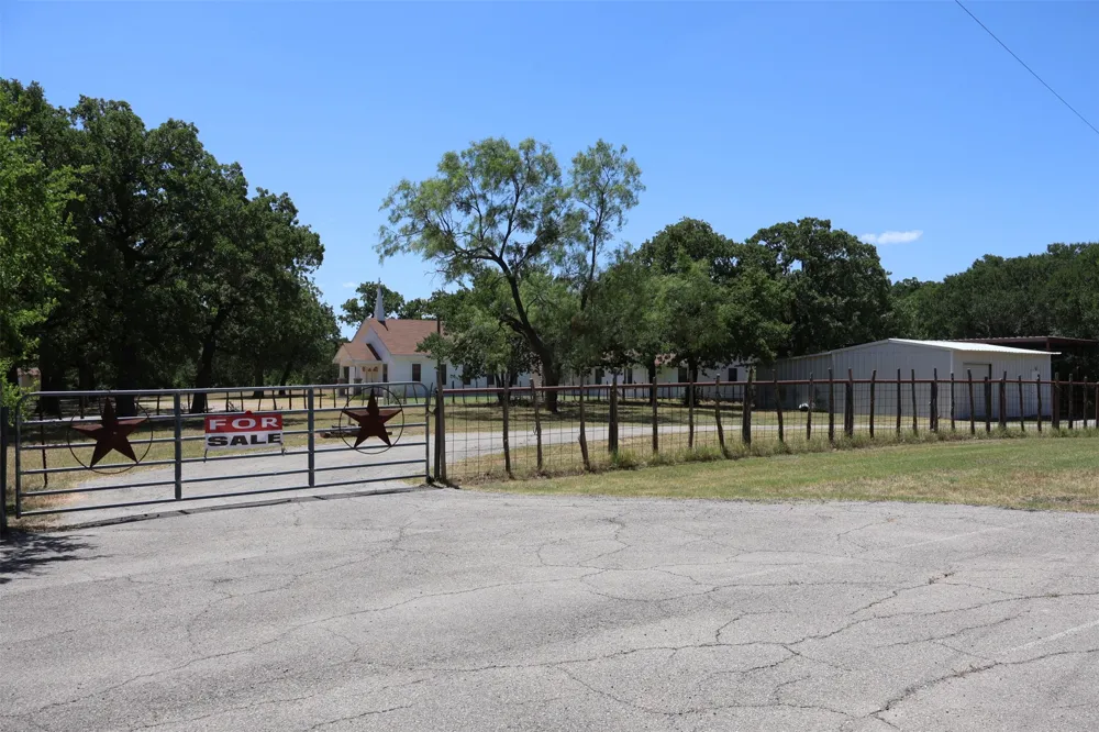 4315 Waples Road Granbury, TX 76049