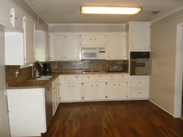 4315 Waples Road Granbury, TX 76049