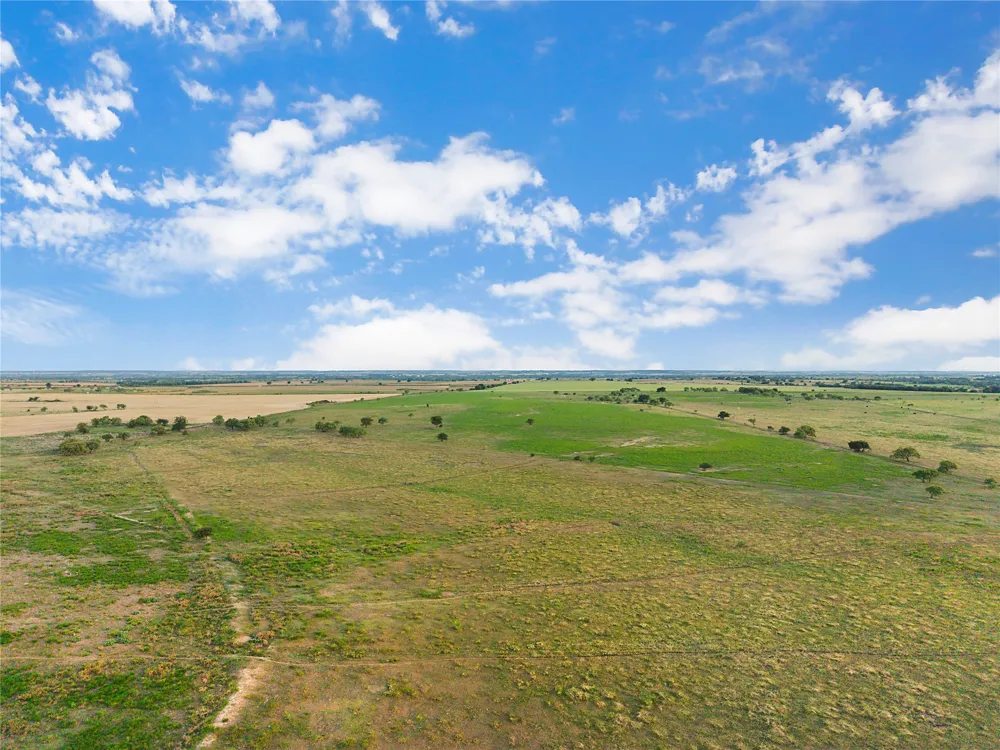 90 County Road 515 Energy, TX 76452