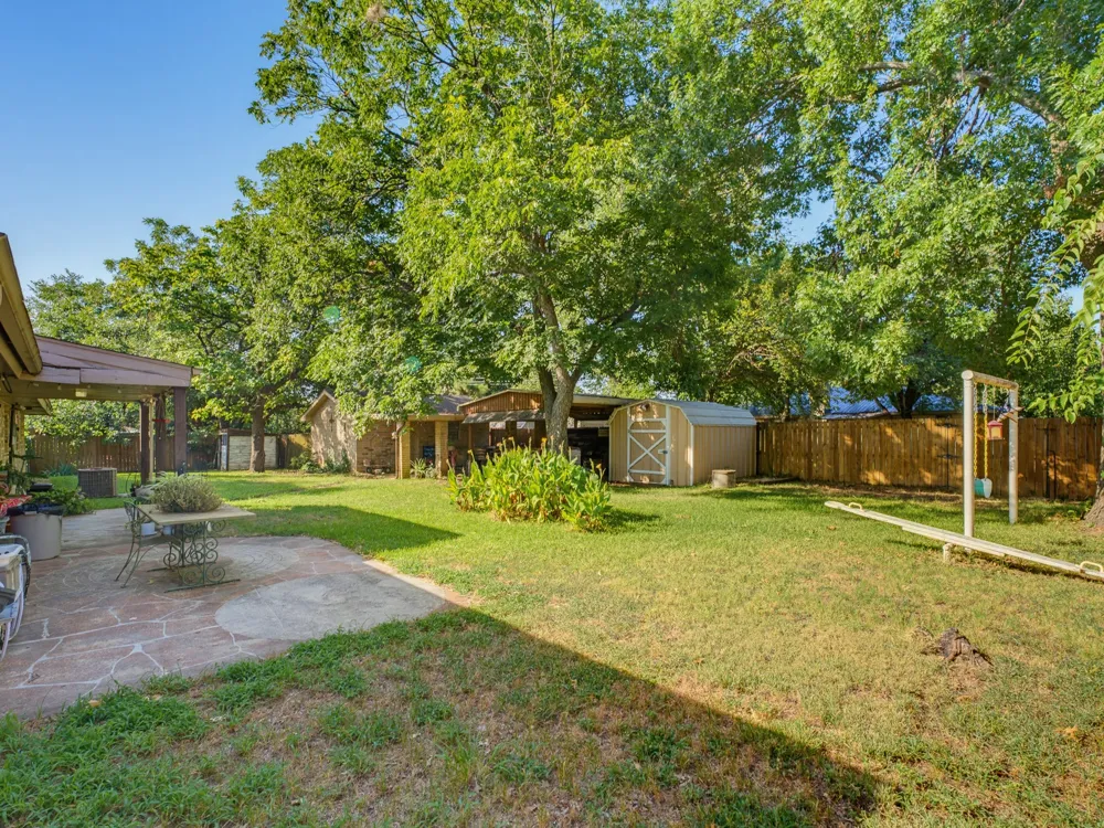 702 Preston Street Bowie, TX 76230