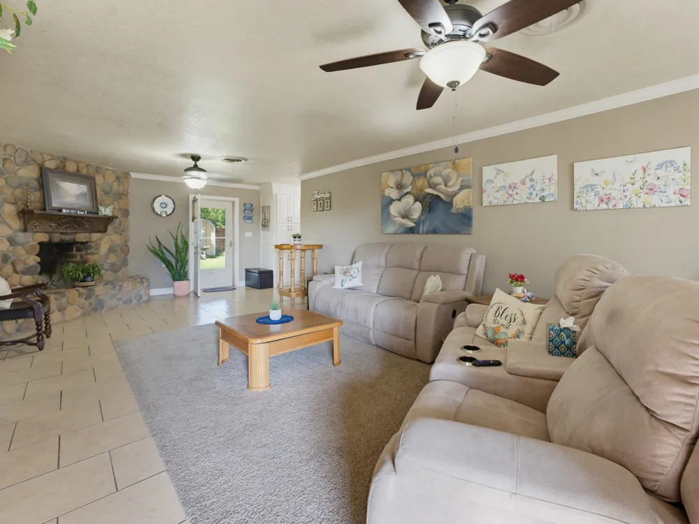 702 Preston Street Bowie, TX 76230