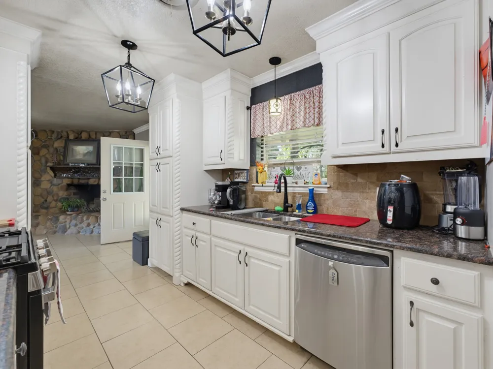 702 Preston Street Bowie, TX 76230