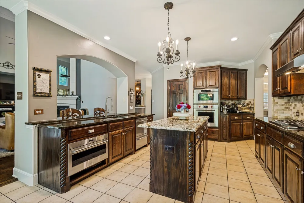 8704 Wyatt Circle Argyle, TX 76226