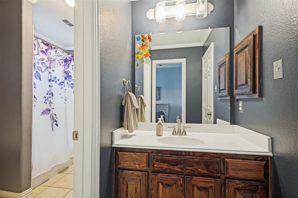 8704 Wyatt Circle Argyle, TX 76226