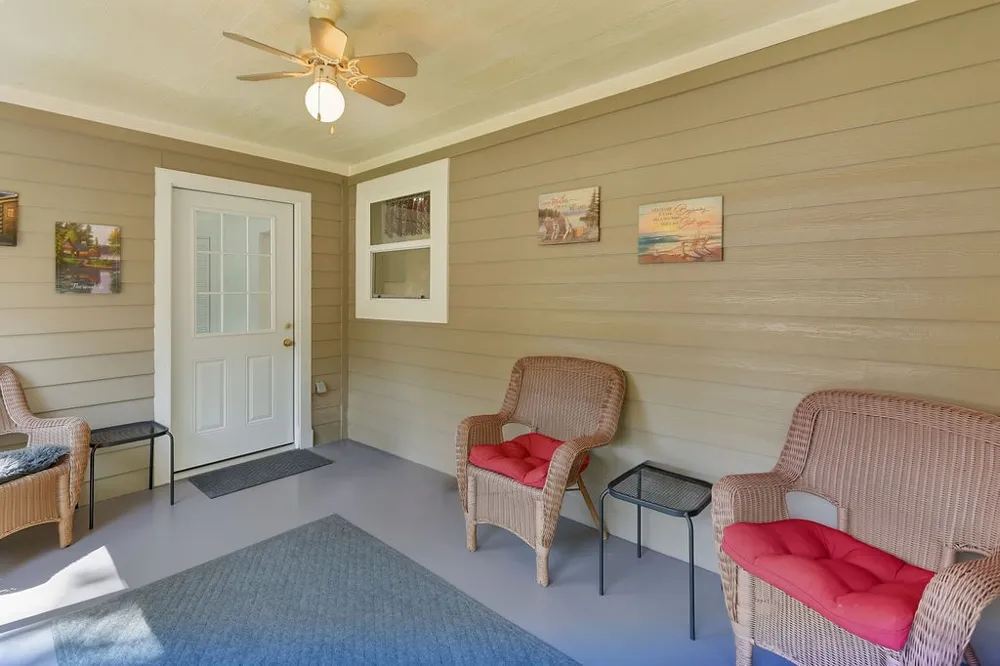 208 SOUTHSHORE DRIVE Lone Star, TX 75668
