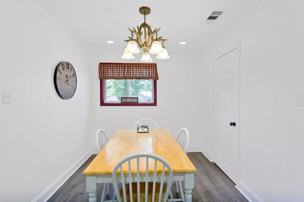 208 SOUTHSHORE DRIVE Lone Star, TX 75668